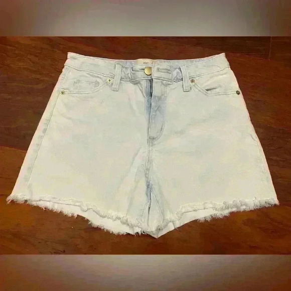 Universal Thread Vintage High Rise Midi
Stretch Denim Shorts sz 2 - Picture 2 of 6